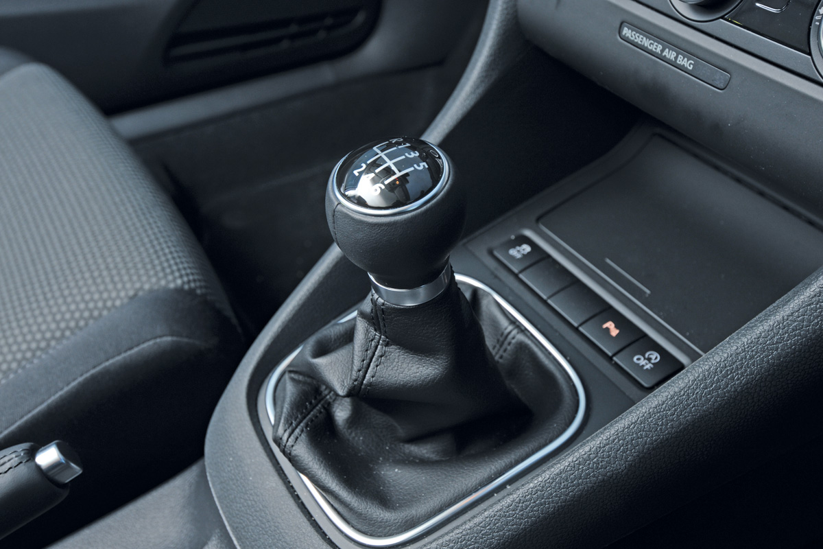 VW Golf 2.0 TDI Match gear lever