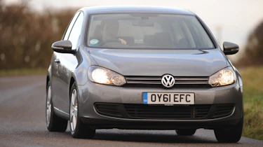VW Golf 2.0 TDI Match front cornering