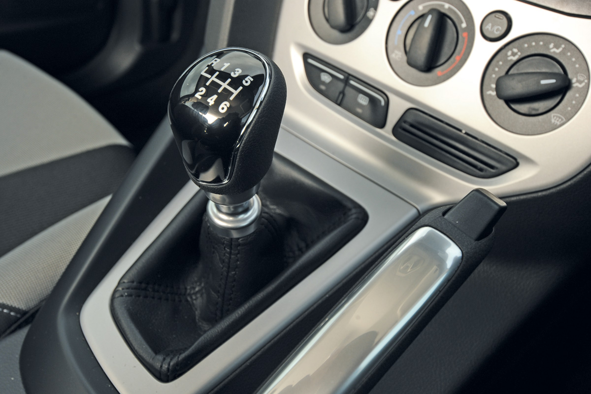 Ford Focus 2.0 TDCi Zetec gear lever