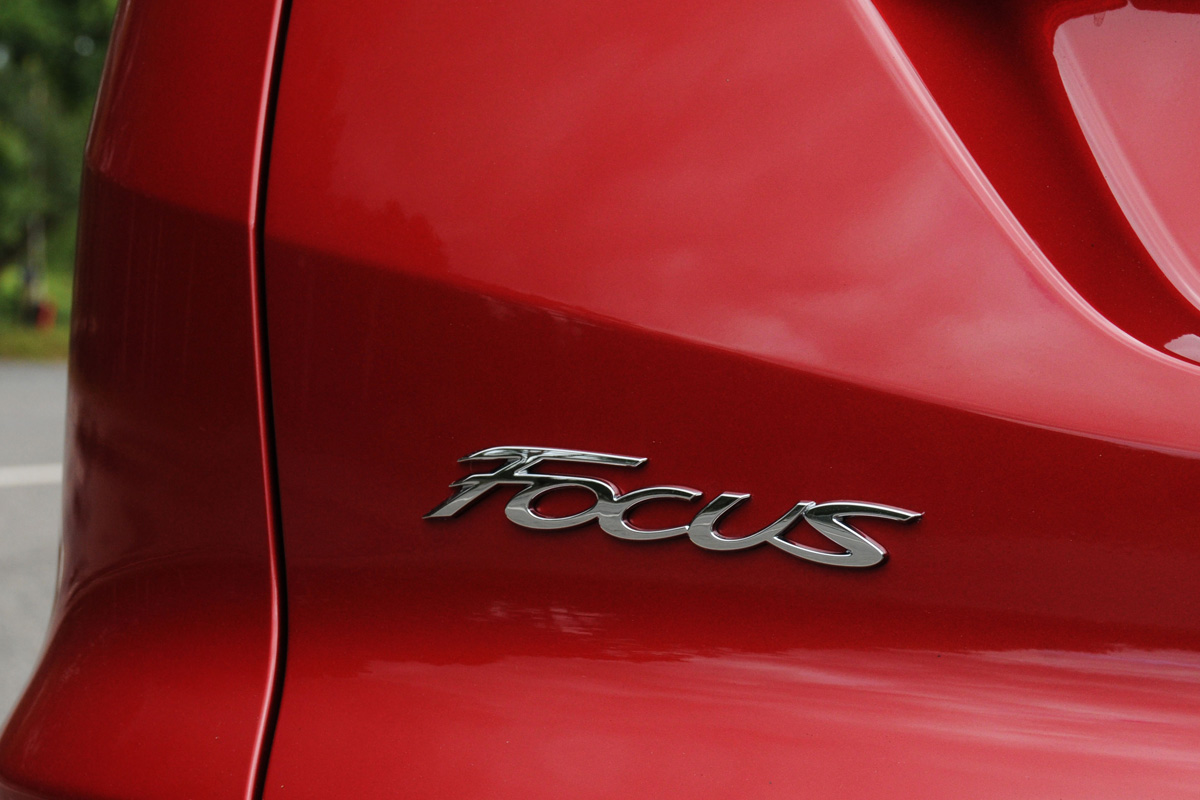 Ford Focus 2.0 TDCi Zetec badge