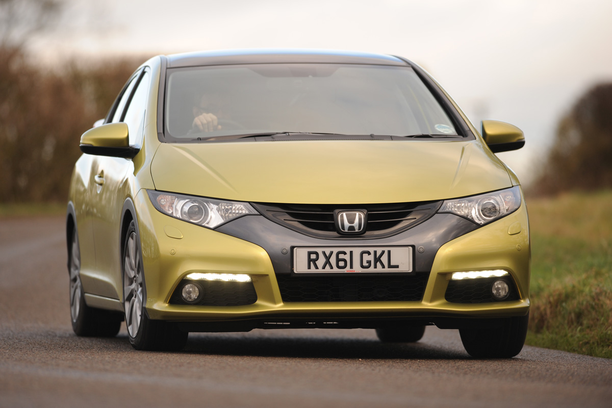 Honda Civic 2.2 i-DTEC ES front cornering