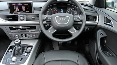 Audi A6 2.0 TDI SE dash