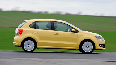 VW Polo panning