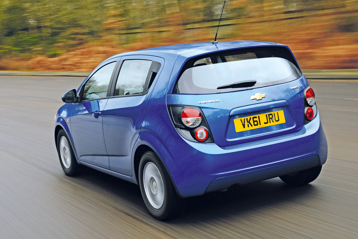 Chevrolet Aveo LT rear tracking