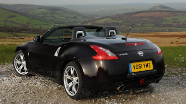 sNissan 370Z GT rear three-quarters