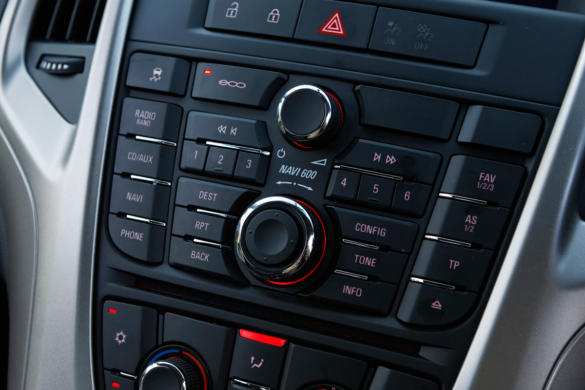 Vauxhall Astra ecoFLEX  centre console