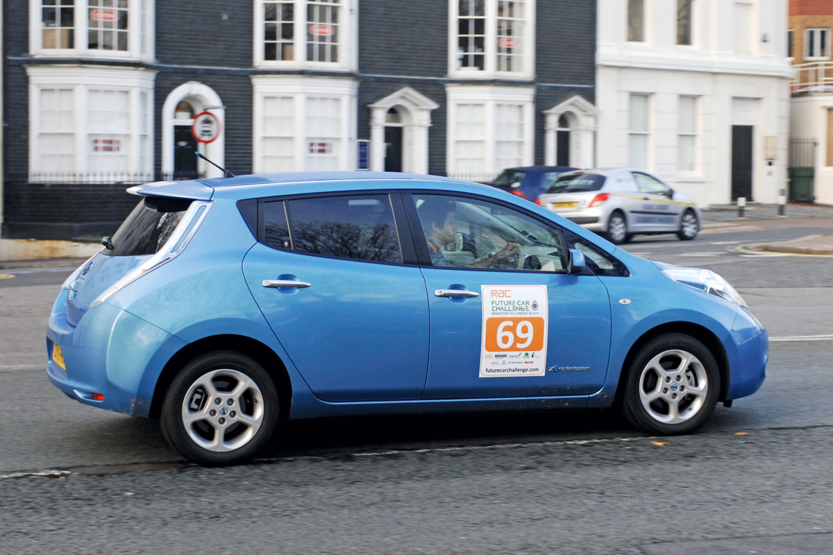 Nissan Leaf rear tracking