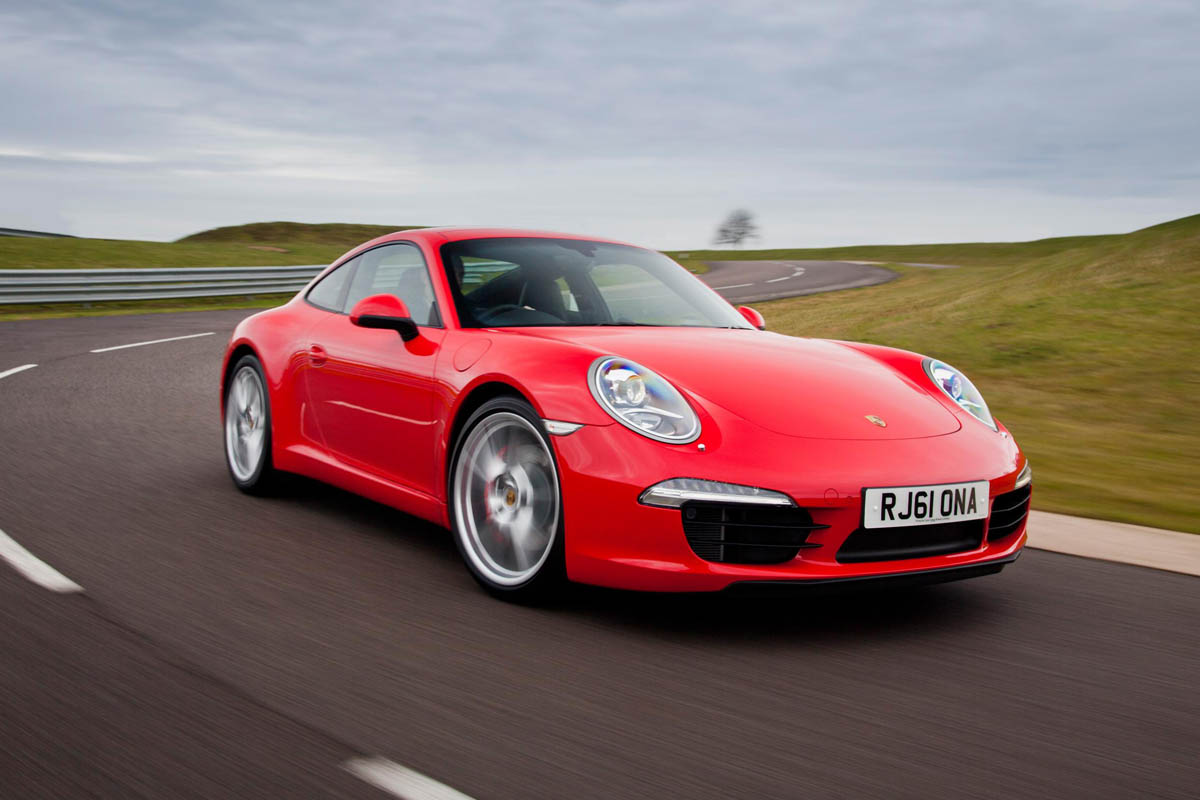 Porsche 911 Carrera S front tracking