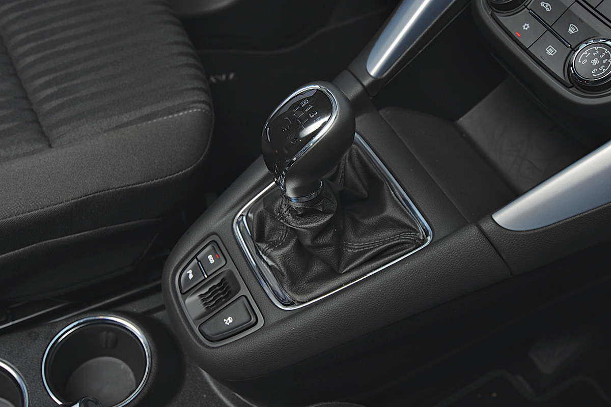 Vauxhall Zafira Tourer gear lever
