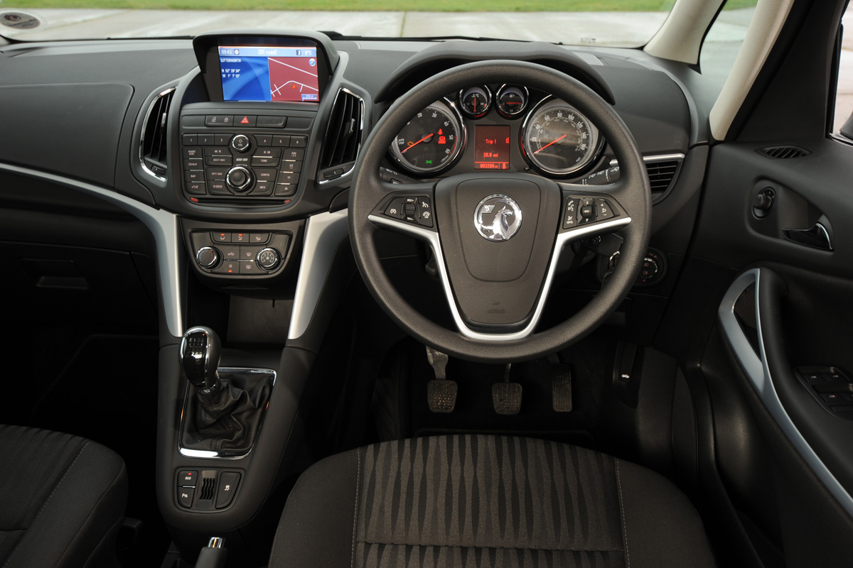 Vauxhall Zafira Tourer dash