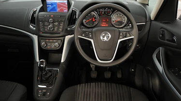 Vauxhall Zafira Tourer dash