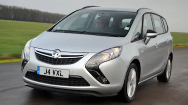 Vauxhall Zafira Tourer front tracking