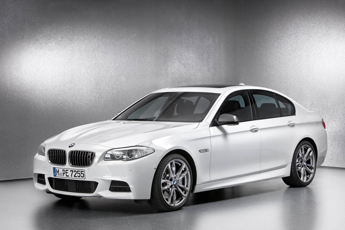 BMW M550d front three quarter