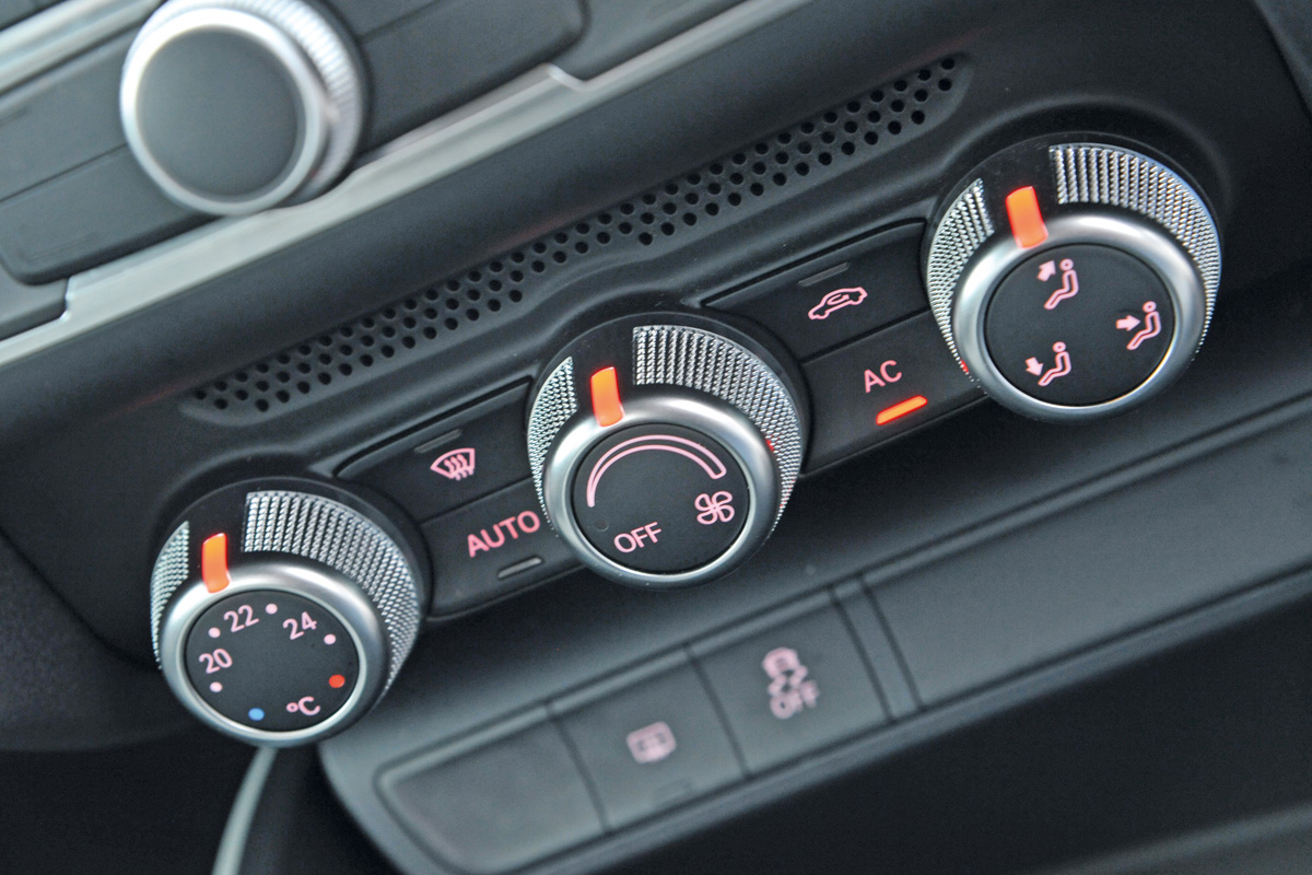 Audi A1 TDI Sport centre console