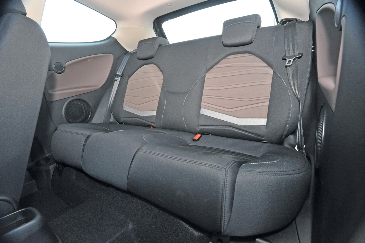 Alfa MiTo JTDm Sprint back seats
