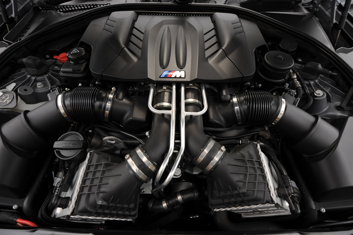 BMW M5 engine