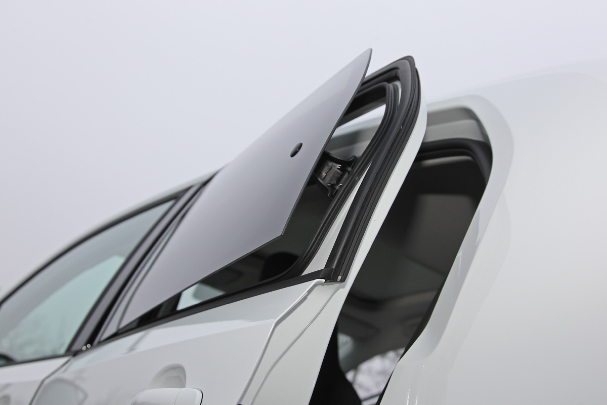VW up! 5-door windows