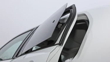 VW up! 5-door windows