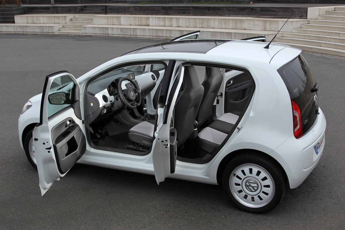 VW up! 5-door doors open