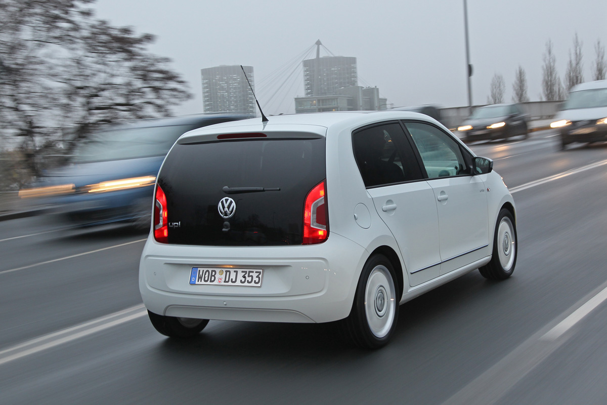 VW up! 5-door rear tracking