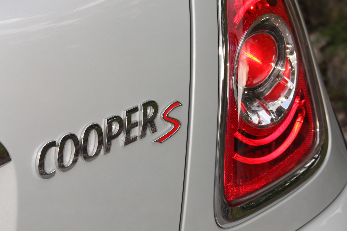 MINI Roadster Cooper S badge