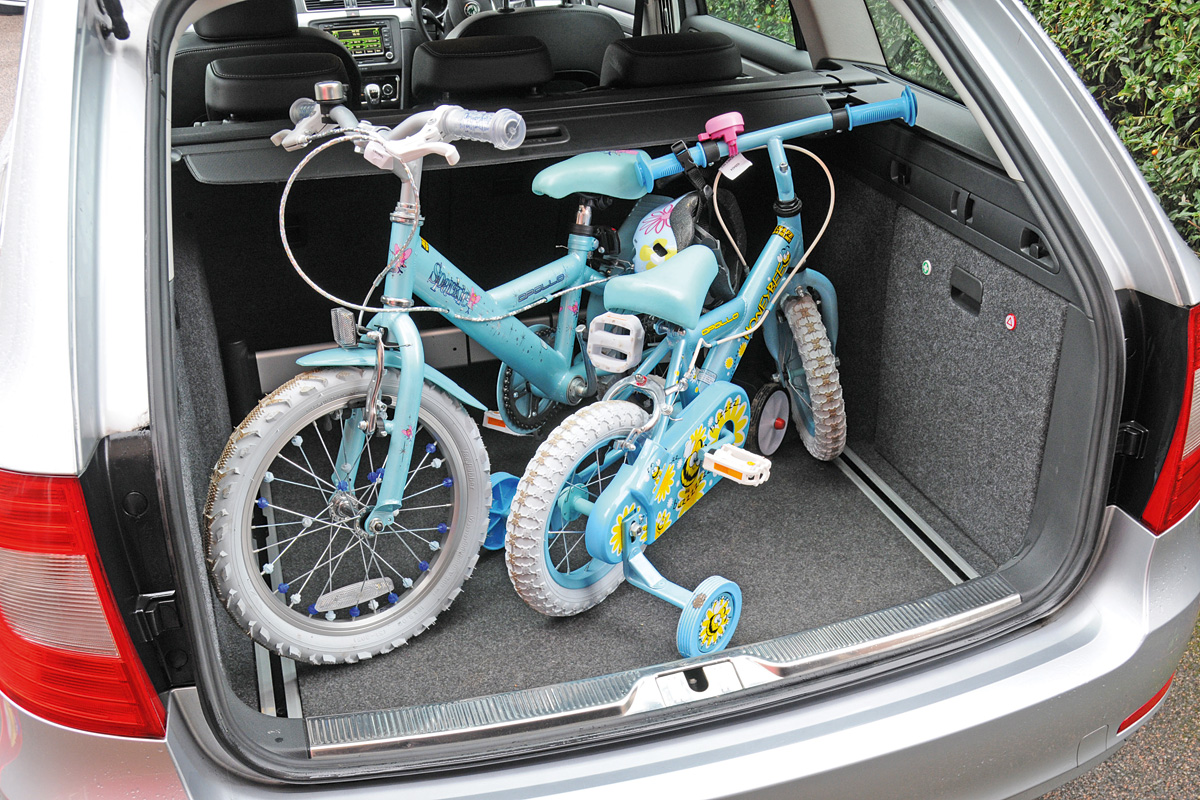 Skoda Superb Estate boot