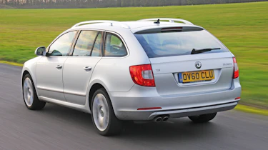 Skoda Superb Estate rear tracking