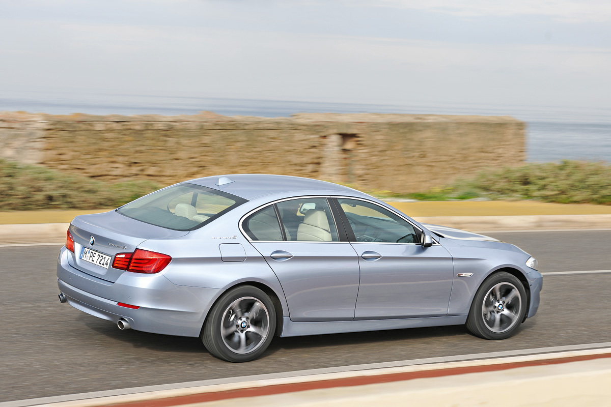 BMW ActiveHybrid 5 panning