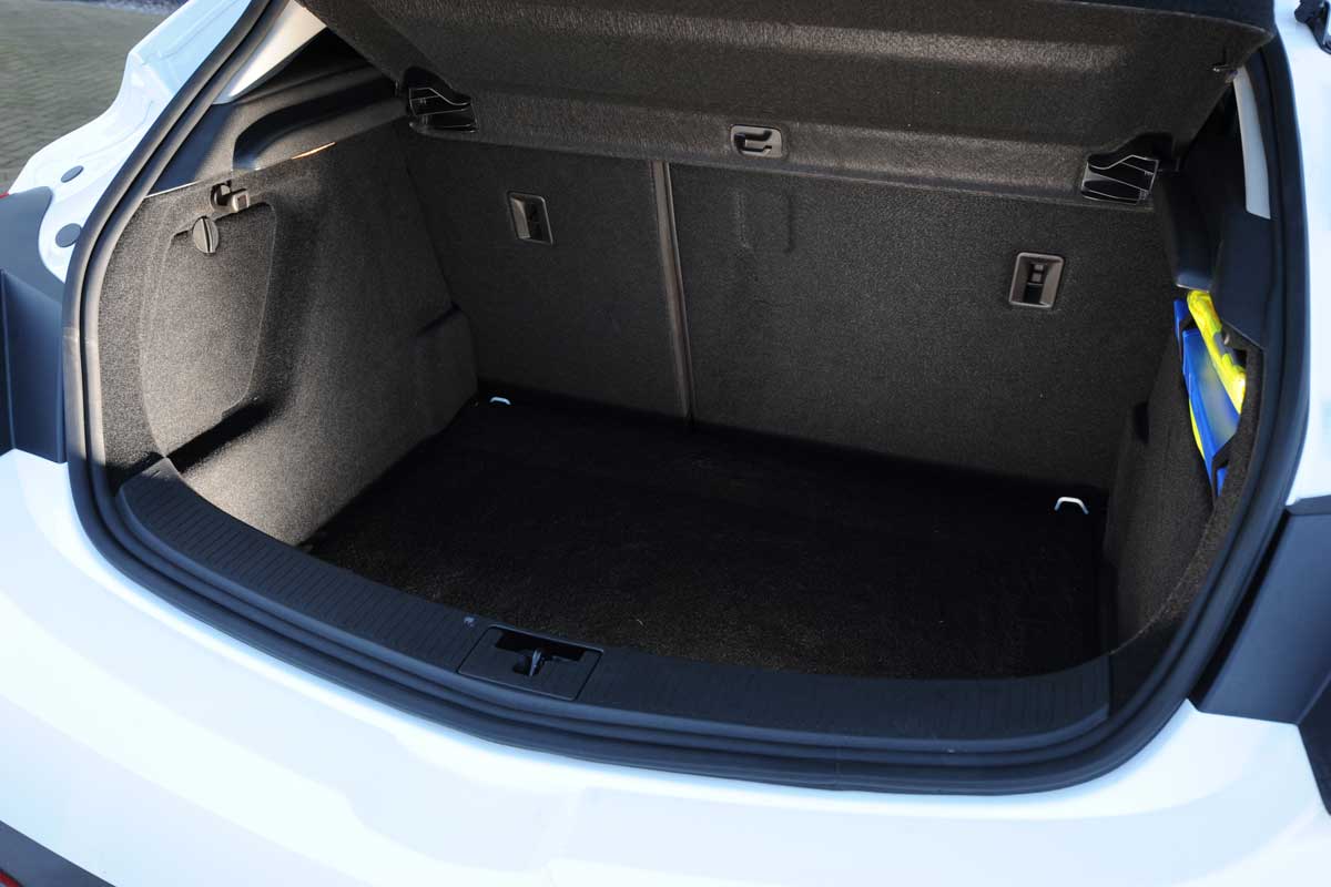 Vauxhall Astra GTC boot