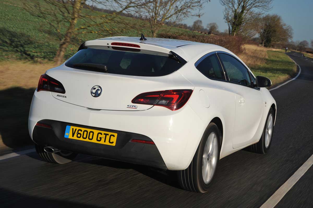 Vauxhall Astra GTC rear tracking