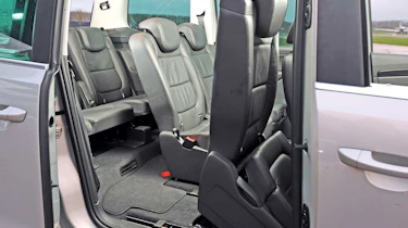 SEAT Alhambra 2.0 TDI SE rear seats