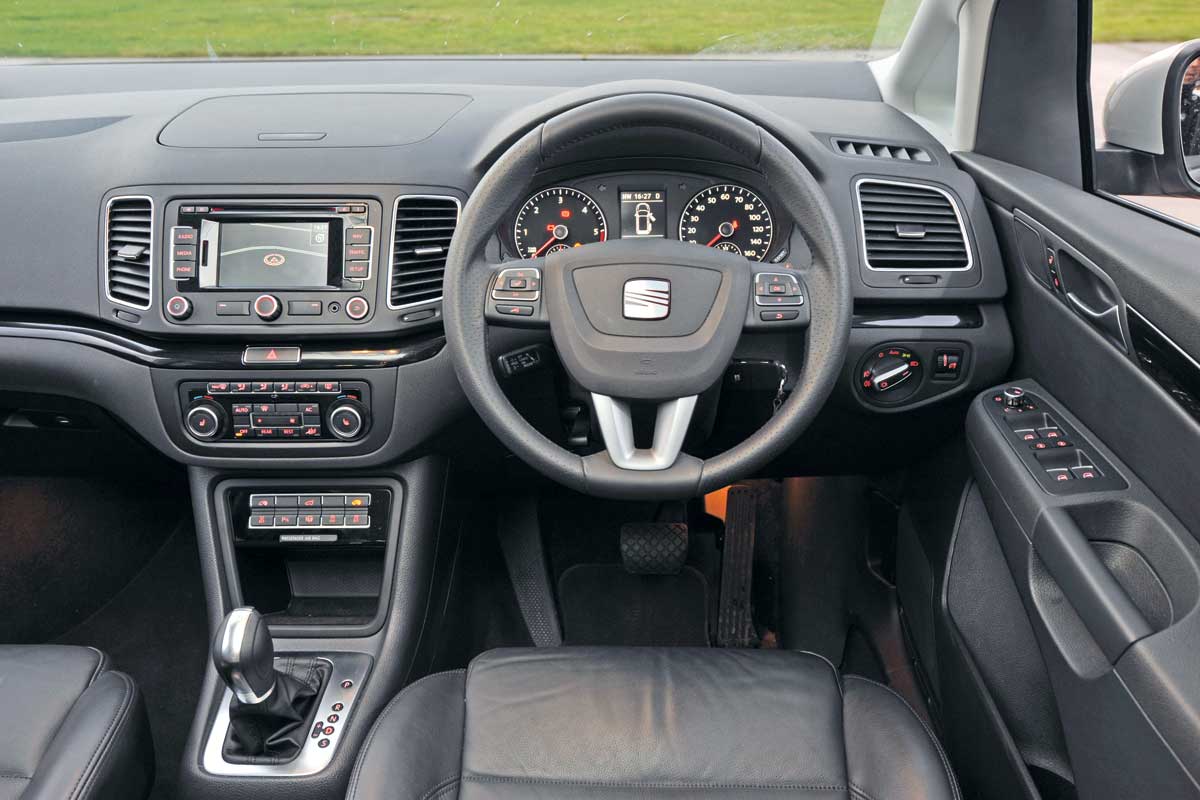 SEAT Alhambra 2.0 TDI SE interior