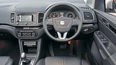 SEAT Alhambra 2.0 TDI SE interior
