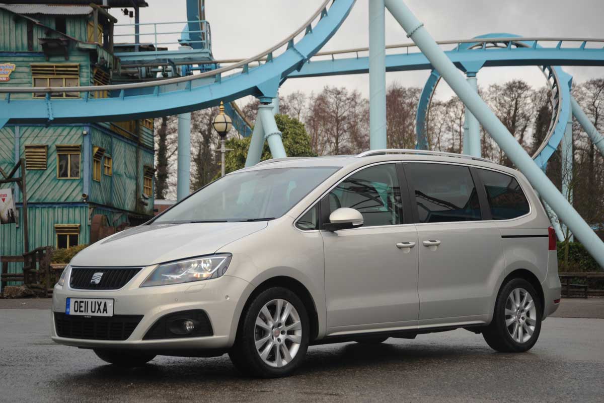 SEAT Alhambra 2.0 TDI SE front three-quarters