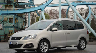 SEAT Alhambra 2.0 TDI SE front three-quarters