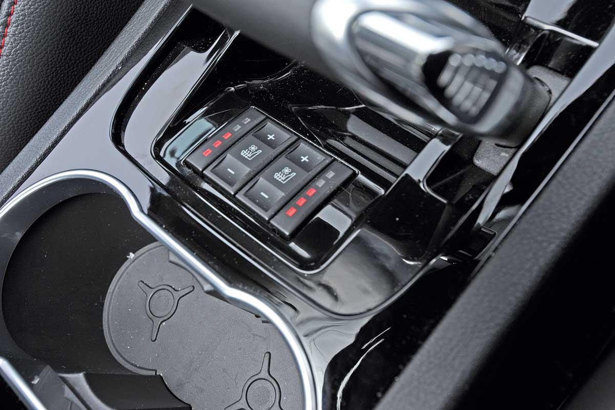 Ford S-MAX 2.0 TDCi Titanium detail