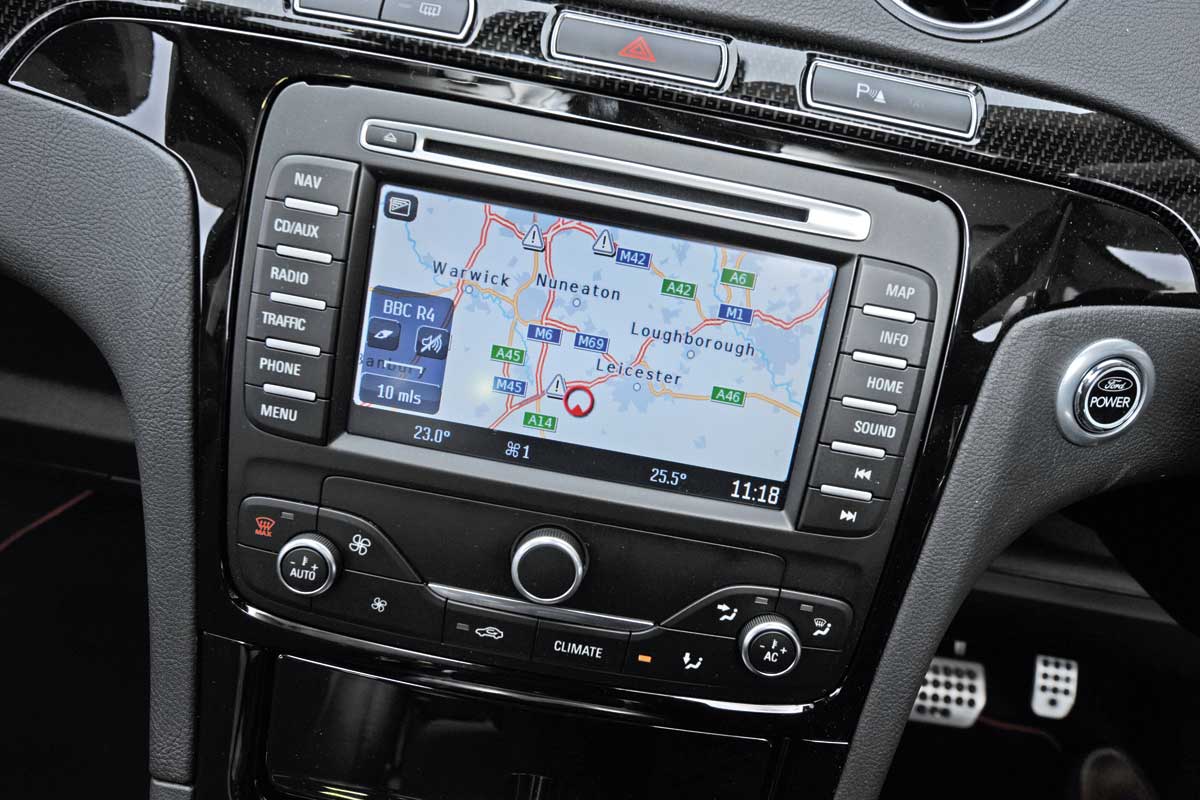 Ford S-MAX 2.0 TDCi Titanium centre console