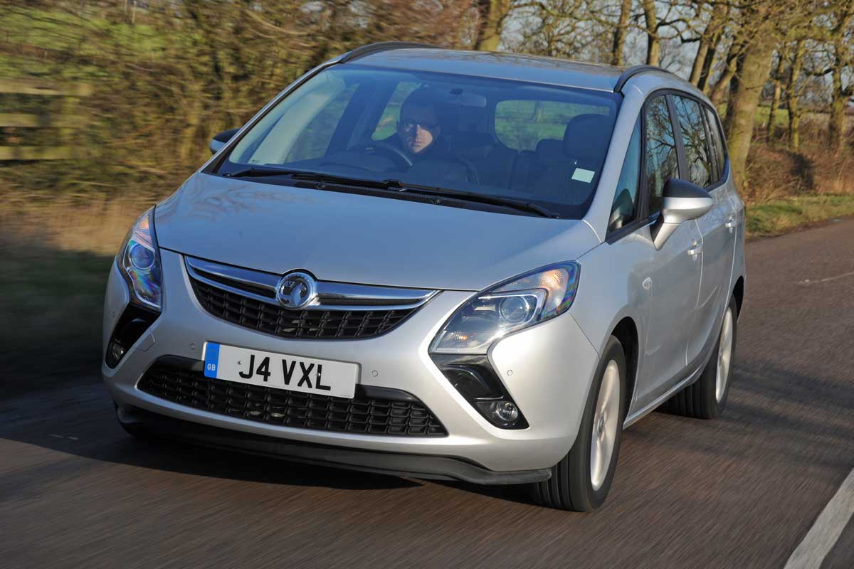 Vauxhall Zafira Tourer 2.0 CDTI front tracking