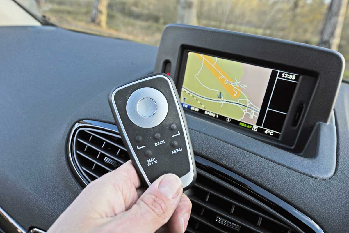 Renault Clio Gordini 128 sat-nav