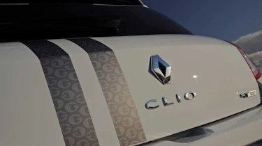 Renault Clio Gordini 128 badge