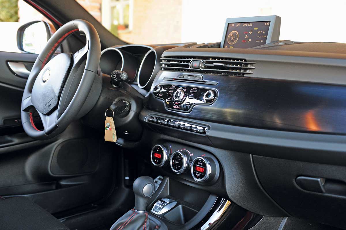 Alfa Romeo Giulietta interior