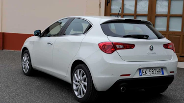 Alfa Romeo Giulietta rear three-quarters