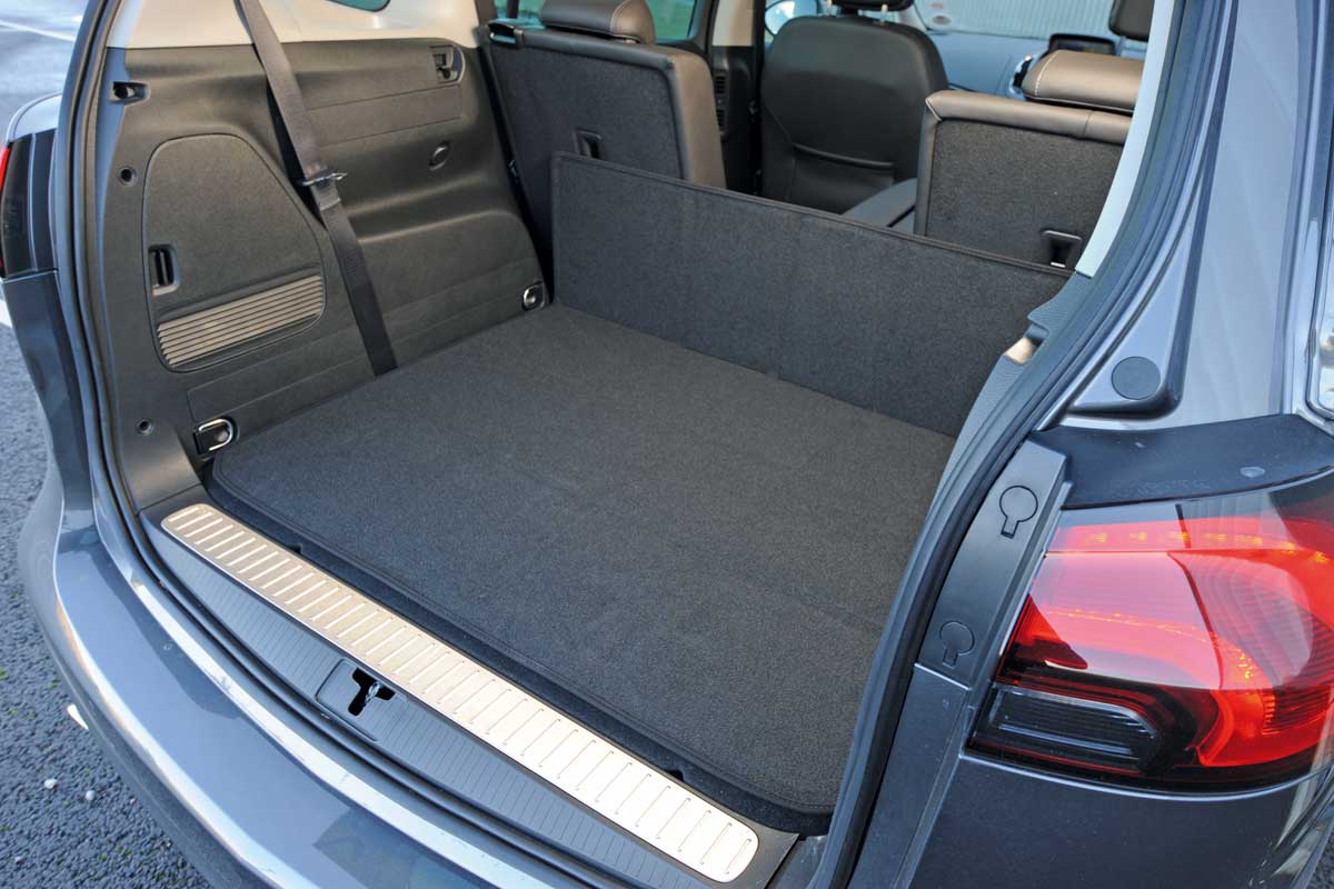 Vauxhall Zafira Tourer Elite boot