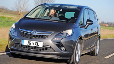 Vauxhall Zafira Tourer Elite front tracking
