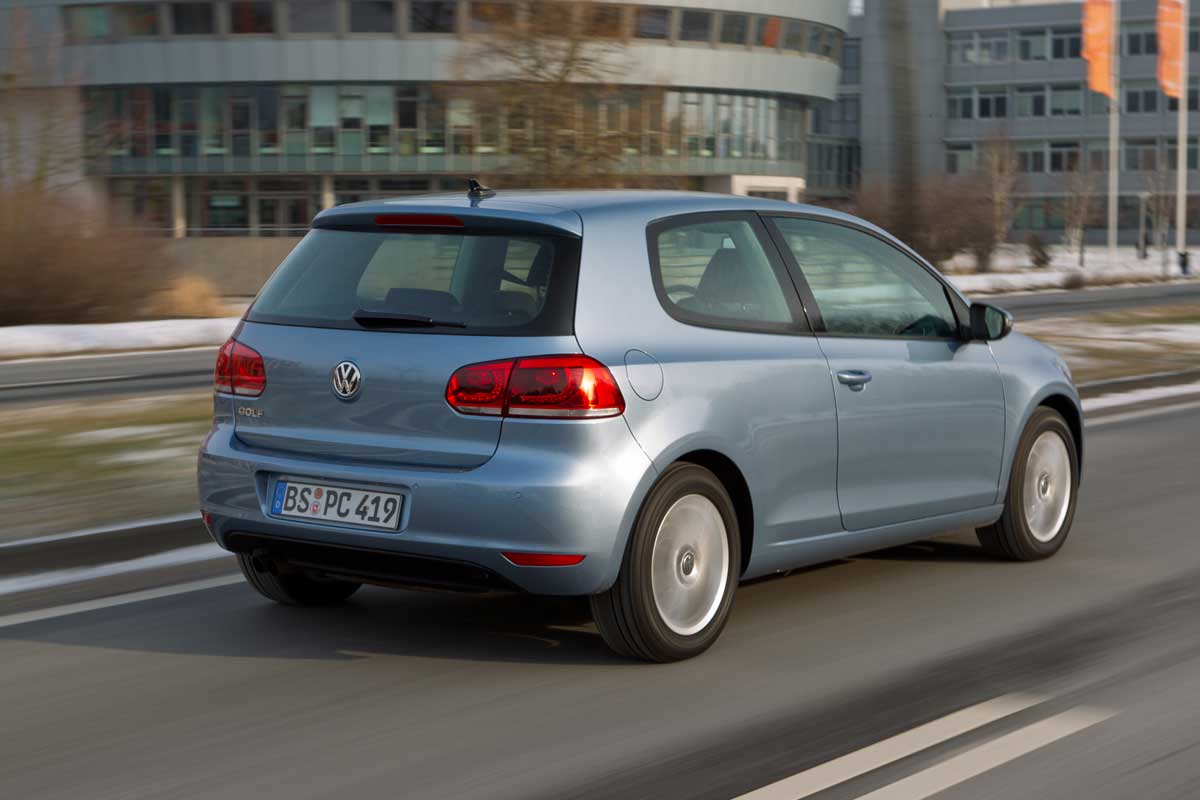 VW Golf Plug-in Hybrid rear tracking
