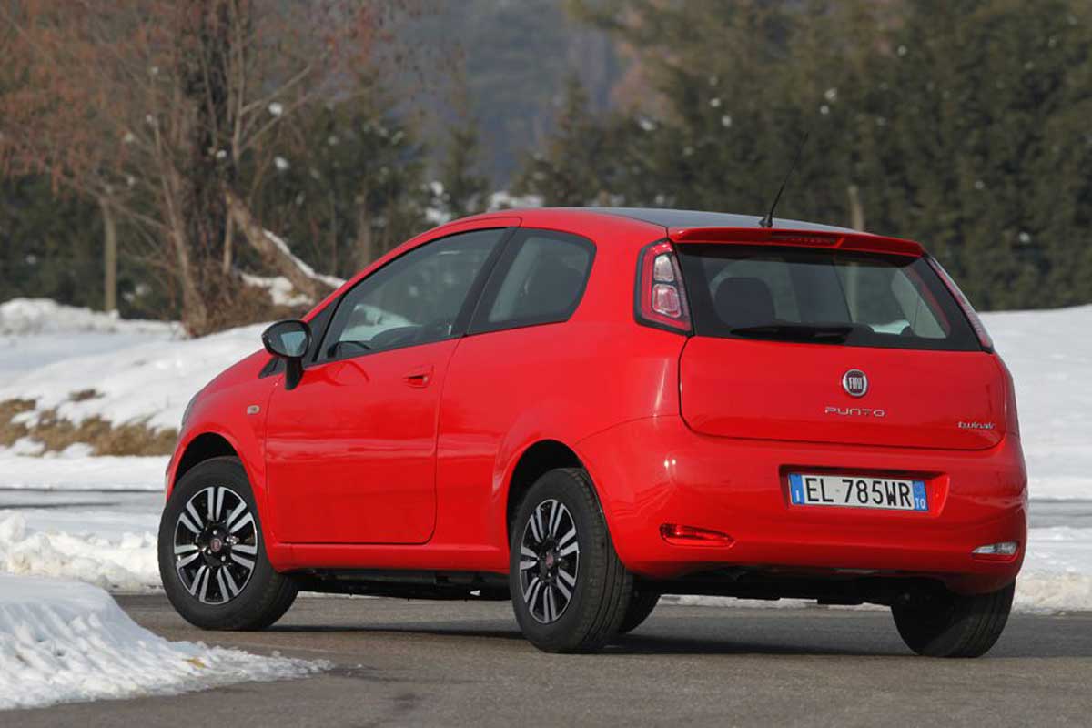 Fiat Punto TwinAir rear cornering