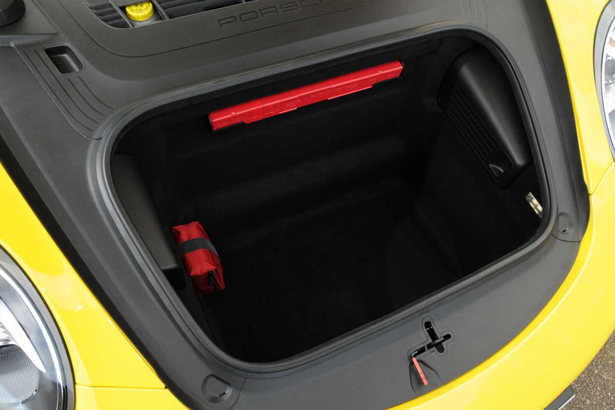 Porsche 911 Carrera S boot