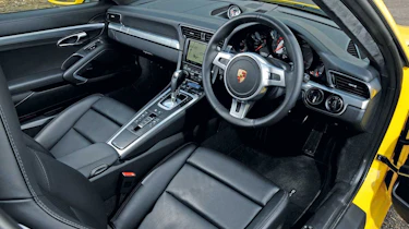 Porsche 911 Carrera S interior
