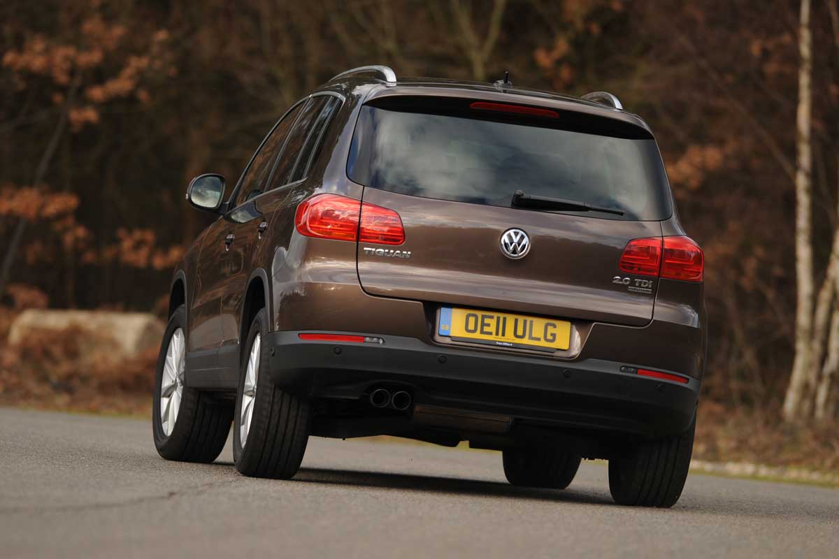 VW Tiguan rear cornering