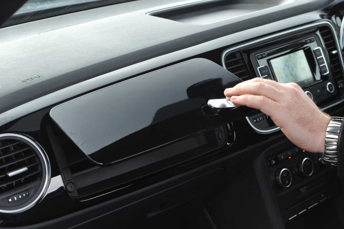 Volkswagen Beetle glove box